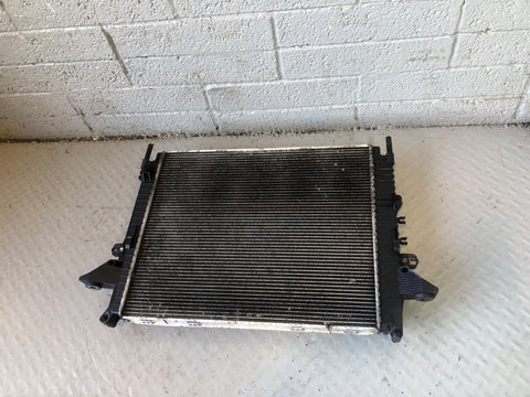 Discovery 3 Radiator Engine Cooling Manual 2.7 TDV6 Land Rover PCC500102