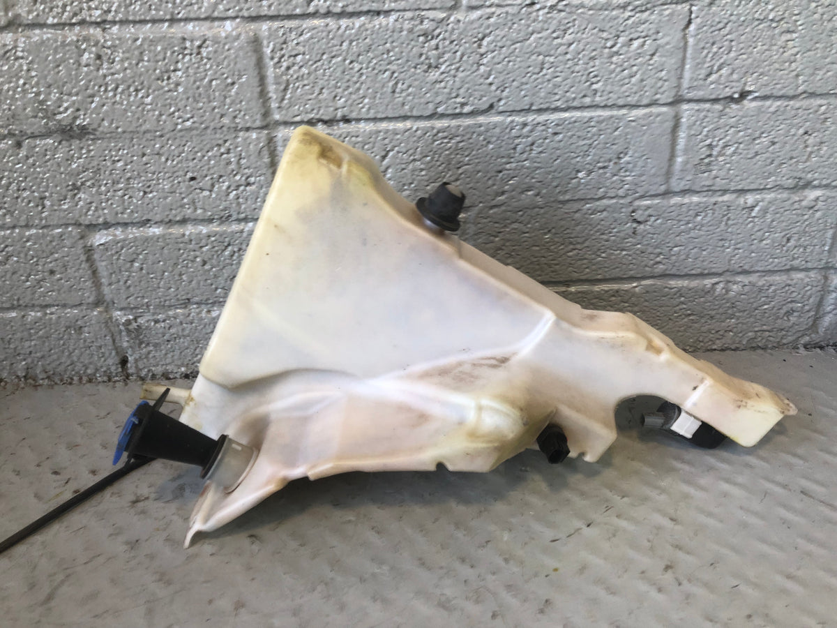 Jaguar XF Windscreen Washer Tank Bottle Reservoir with 2 Pumps X250 2011 to 2015