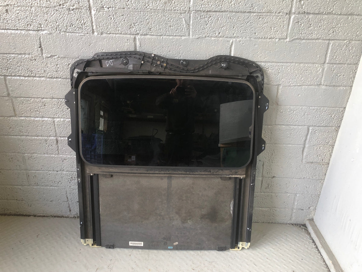Range Rover Sport Sunroof Complete with Motor and Blind L320 2005 to 2009 D17066