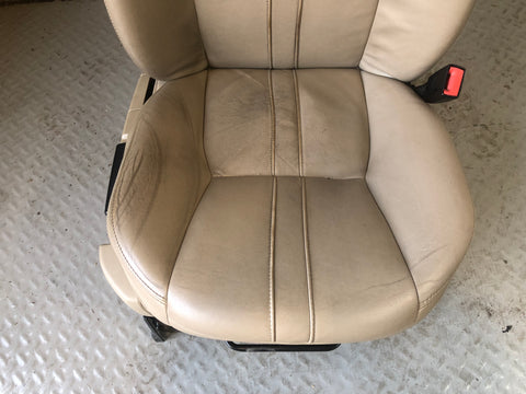 Discovery 4 Seats Leather Manual x 5 in Almond Land Rover 2009 to 2014 K18066