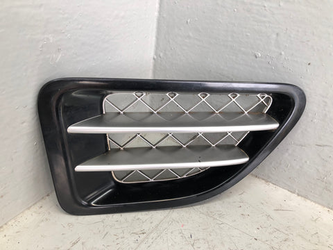 Range Rover Sport Wing Vents Pair L320 in Black and Silver 2005 to 2009