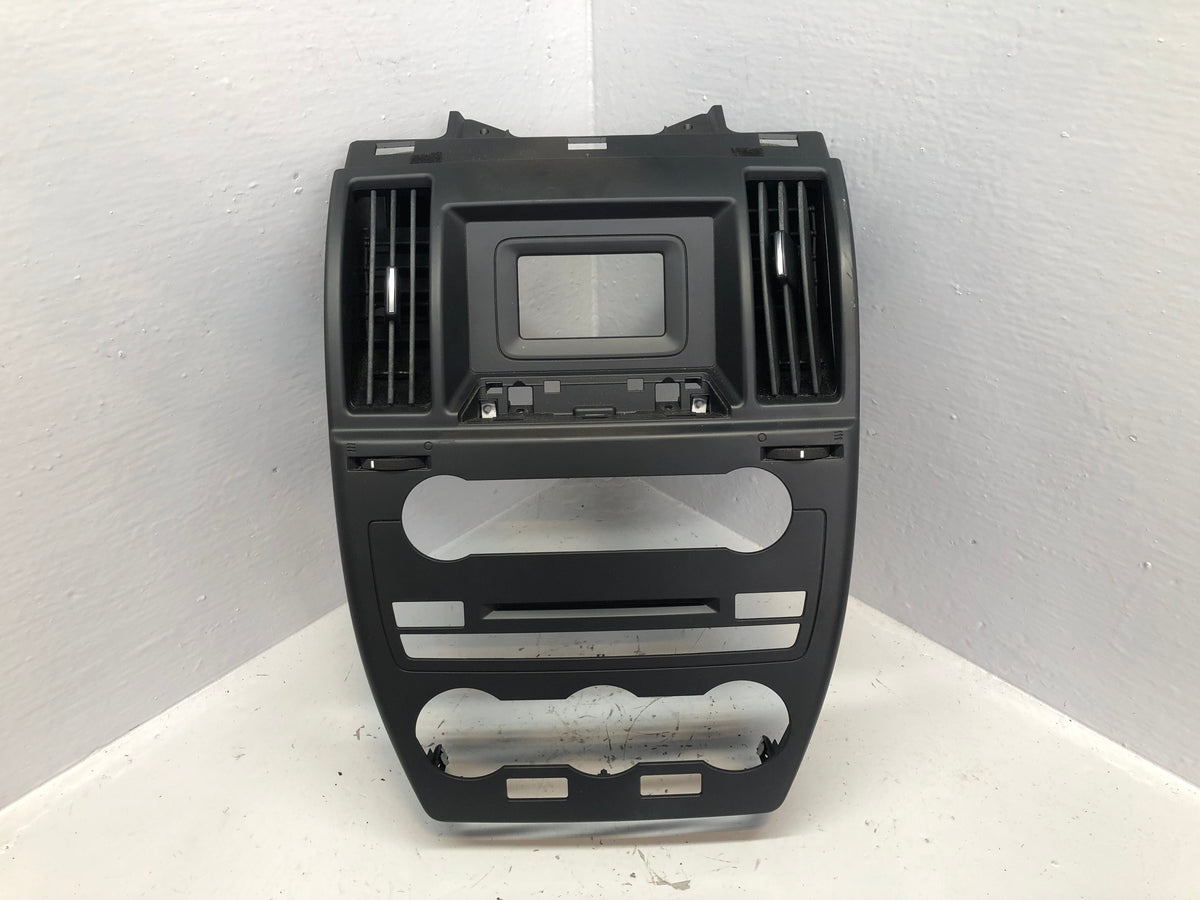 Freelander 2 Centre Dashboard Vent Panel Facelift Land Rover 2011 to 2014 D02106