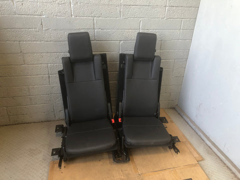 Discovery 4 Seats Rear 3rd Third Row in Black Land Rover 2009 to 2016 L10076