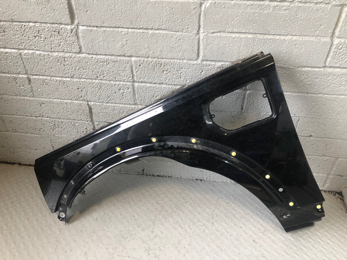 Discovery 4 Front Wing Near Side Santorini Black LRC 820 2009 to 2016 D27056