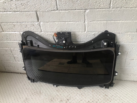 Discovery 4 Sunroof Complete with Motor and Blind Land Rover 2009 to 2016 D03086