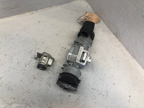 Discovery 3 Lock Set Ignition Barrel Lock with 1 x Key Fob Land Rover J17076