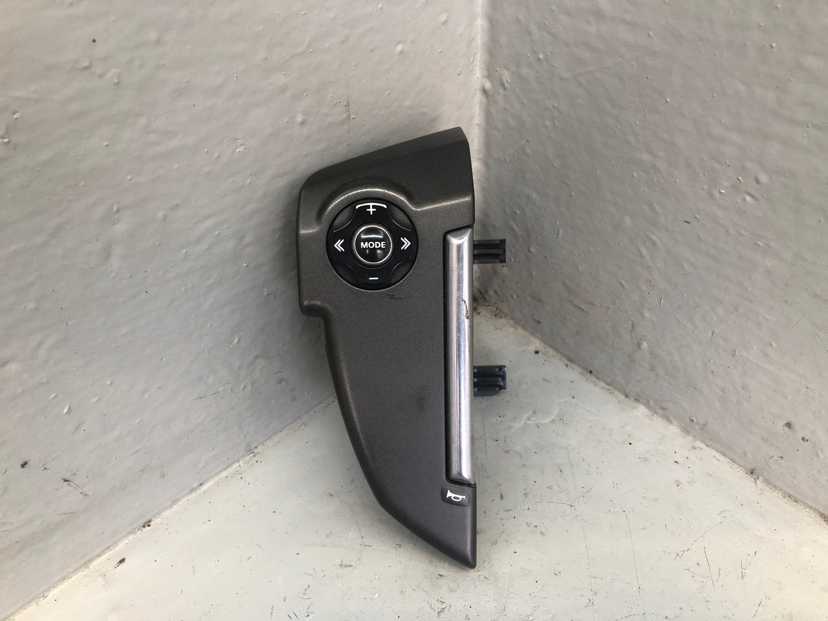 Discovery 4 Steering Wheel Menu Control CH22-13D767-AA Land Rover