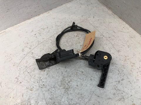 Discovery 4 Bonnet Release Lever Mechanism Land Rover 2009 to 2016