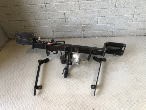 Range Rover Sport Tow Bar with Single Electrics Bolts L494 2014 to 2022 L14096