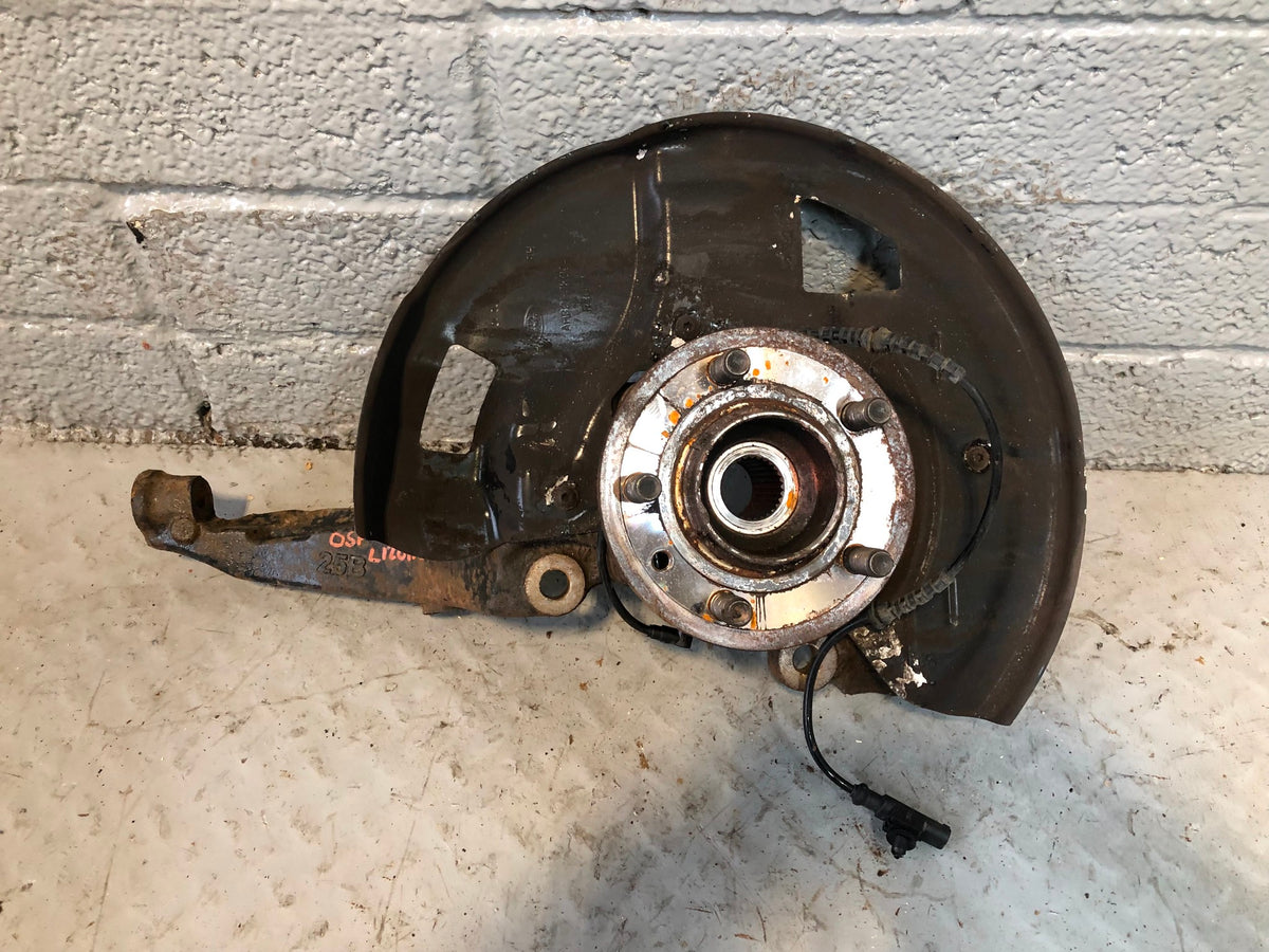 Discovery 4 Hub Off Side Front with ABS Sensor Land Rover 2009 to 2016 L120112
