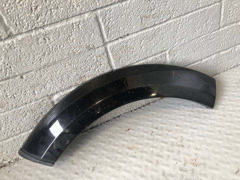 Discovery 4 Arch Trim Off Side Rear Quarter Santorini Black 2009 to 2016