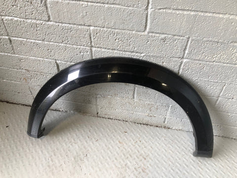 Discovery 4 Wheel Arch Trim Front Near Side Santorini Black Land Rover