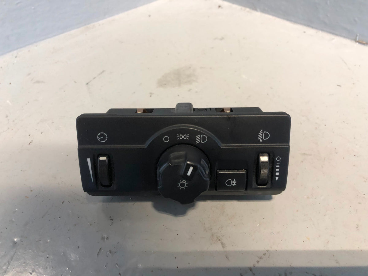 Freelander 2 Headlight Switch HSE 6G9N-13A024-JE Land Rover 2006 to 2011