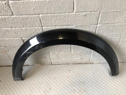 Discovery 4 Wheel Arch Trim Front Off Side Santorini Black Land Rover