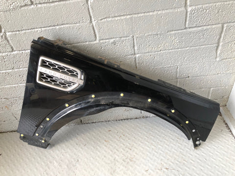 Discovery 4 Front Wing Off Side Santorini Black LRC 820 2009 to 2016 K30075