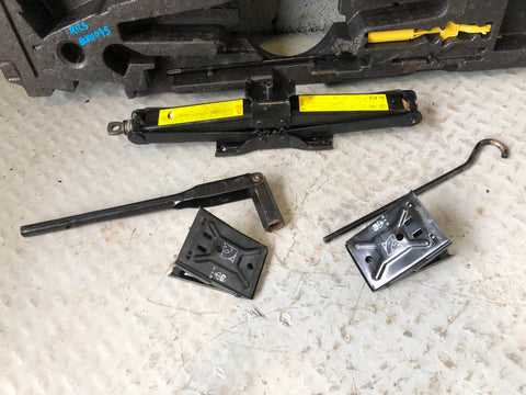 Range Rover Sport Tool Storage Boot with Jack Wheel Brace 2005 to 2013 L11095