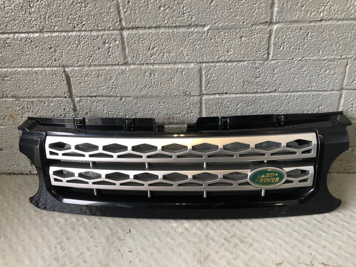 Discovery 4 Grille Front Santorini Black Land Rover 2009 to 2016 K30075