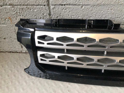 Discovery 4 Grille Front Santorini Black Land Rover 2009 to 2016 K30075