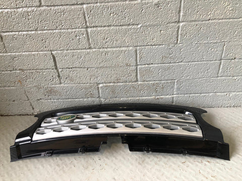 Discovery 4 Grille Front Santorini Black Land Rover 2009 to 2016 K30075