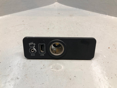 Range Rover Evoque Aux USB 12v Port CPLA-19C166-CB L538 2011 to 2018