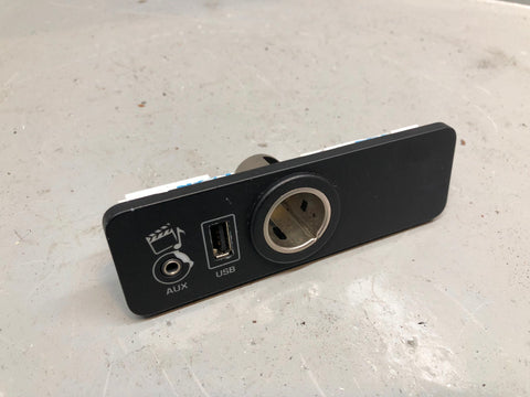 Range Rover Evoque Aux USB 12v Port CPLA-19C166-CB L538 2011 to 2018