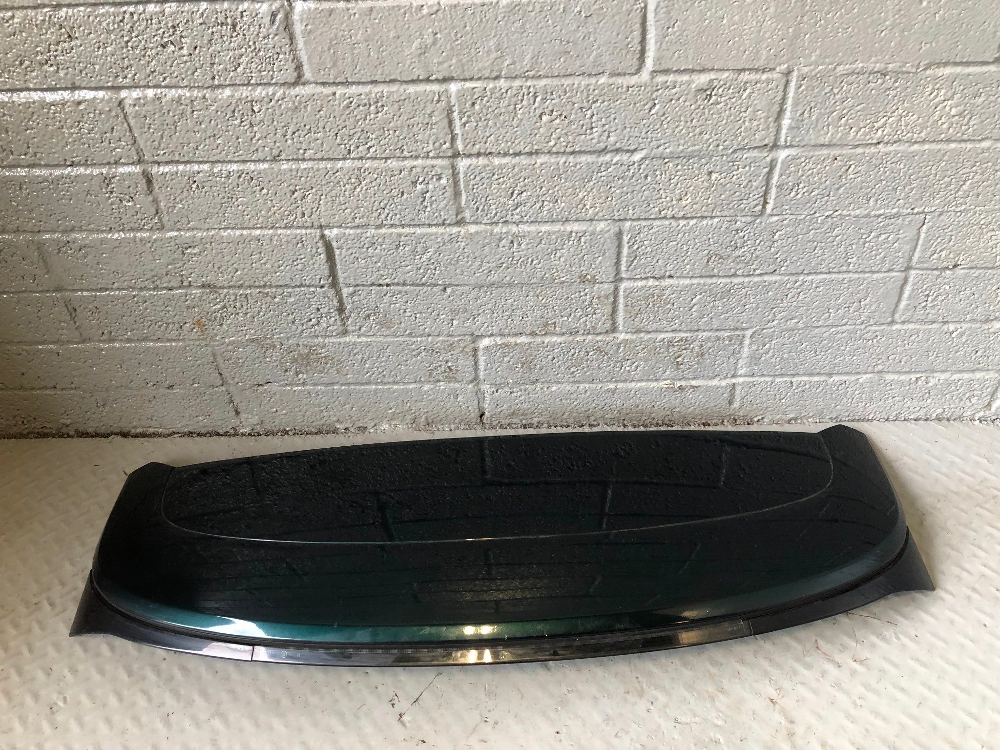 L405 Range Rover Rear Range Rover L405 Rear Spoiler Tailgate in Aintree Green LRC 866 2013 t ...