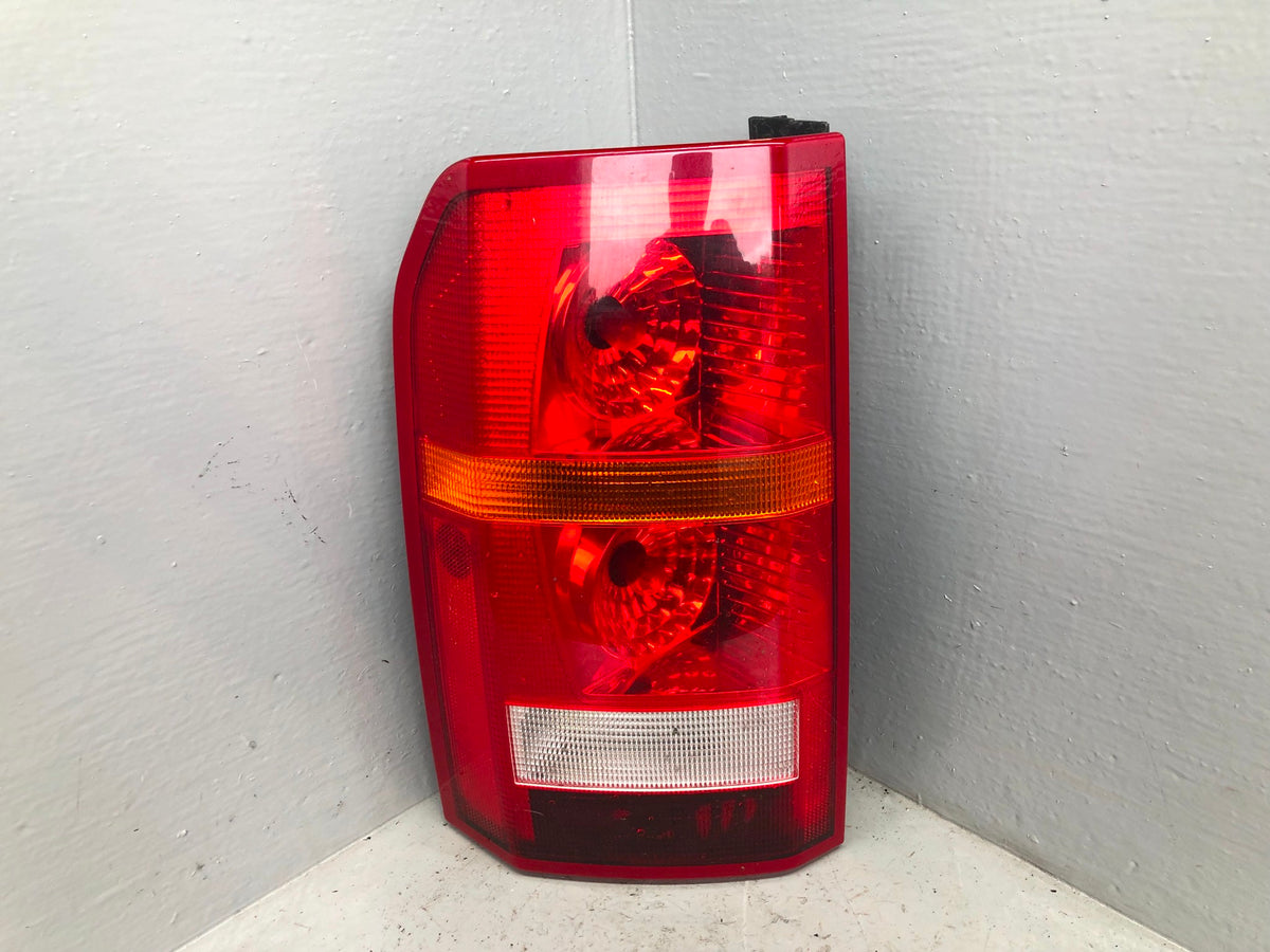 Discovery 3 Tail Light Cluster Near Side Rear XFB000573 2004 to 2009 D17036