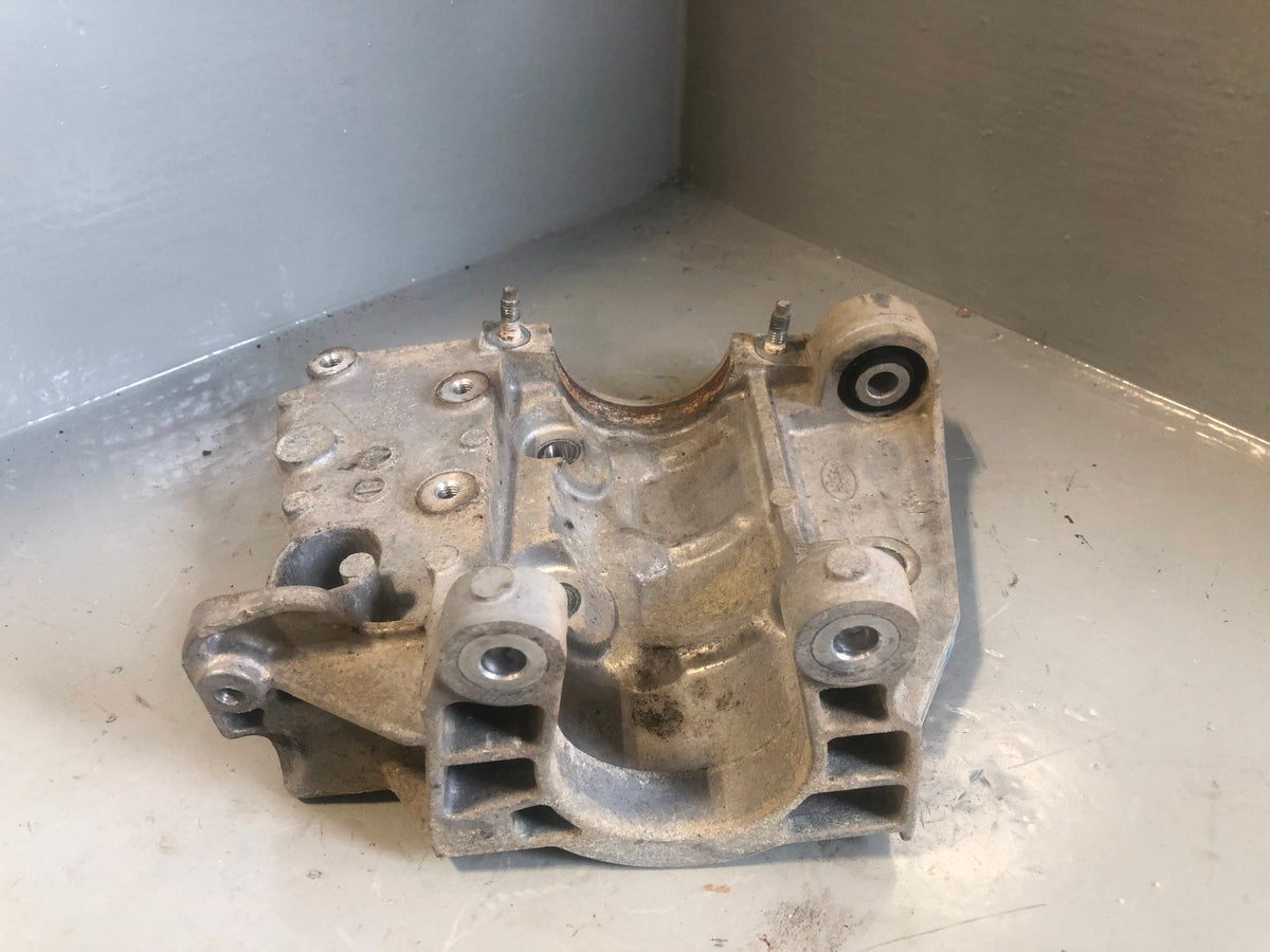 Discovery Sport Driveshaft Mount Bracket GJ32-4H473-AC L550 Land Rover