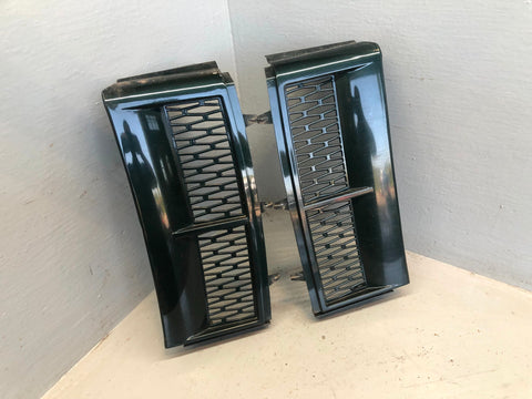 Range Rover L322 Wing Side Grilles Vents Epsom Green 2002 to 2009 K15046