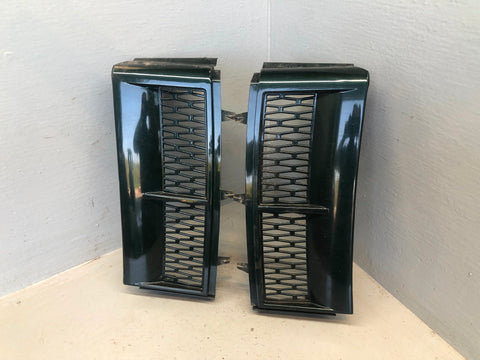 Range Rover L322 Wing Side Grilles Vents Epsom Green 2002 to 2009 K15046