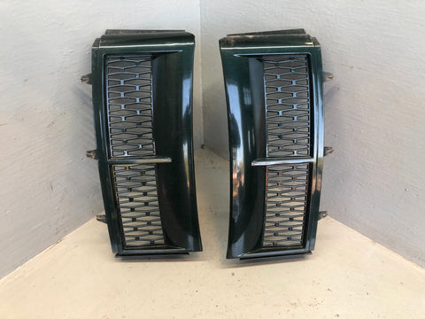 Range Rover L322 Wing Side Grilles Vents Epsom Green 2002 to 2009 K15046