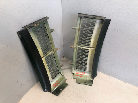 Range Rover L322 Wing Side Grilles Vents Epsom Green 2002 to 2009 K15046