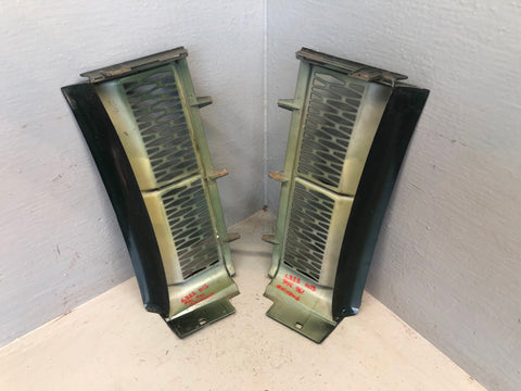 Range Rover L322 Wing Side Grilles Vents Epsom Green 2002 to 2009 K15046