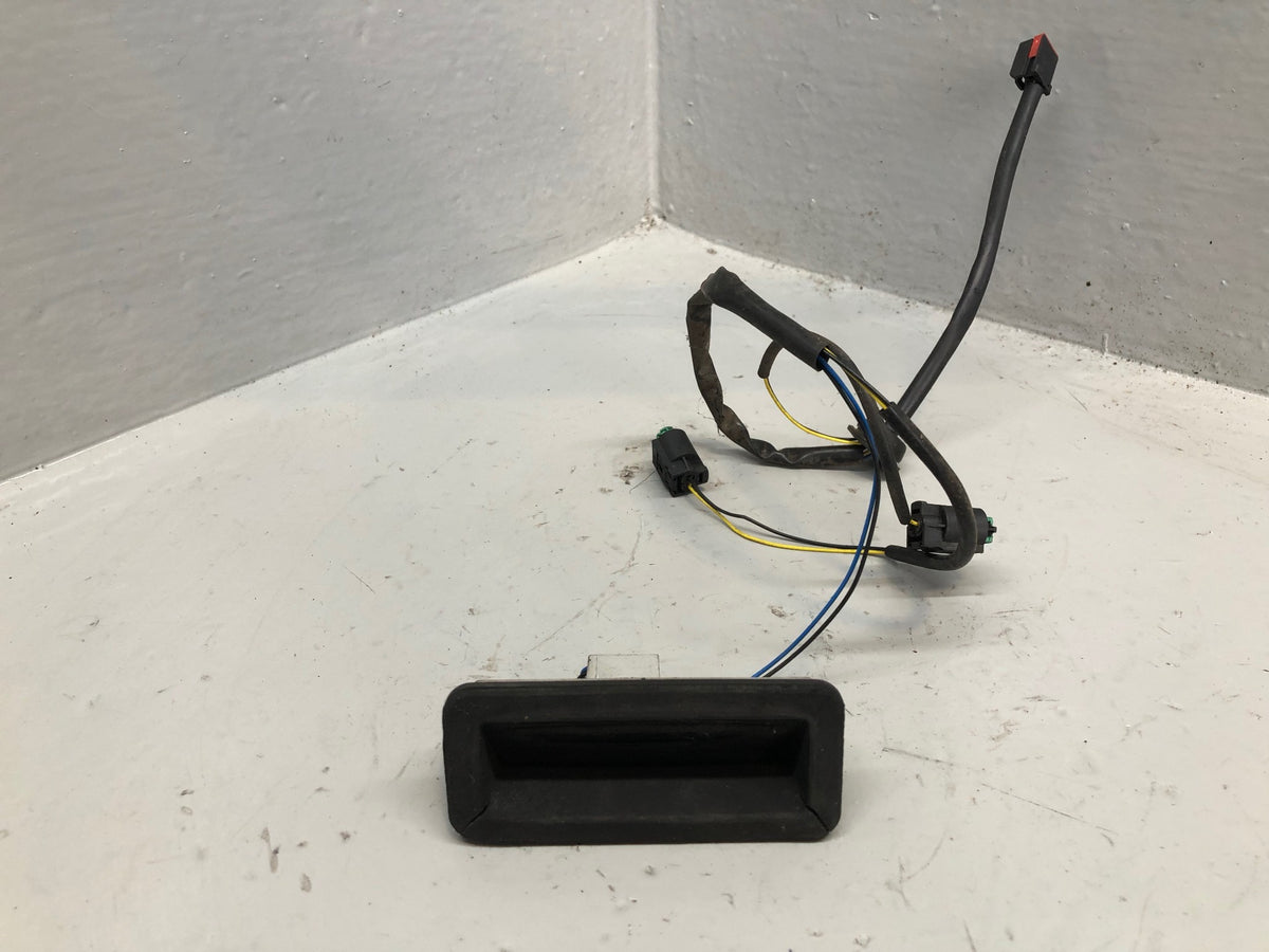 Freelander 2 Tailgate Release Micro Switch Land Rover L359 2006 to 2011