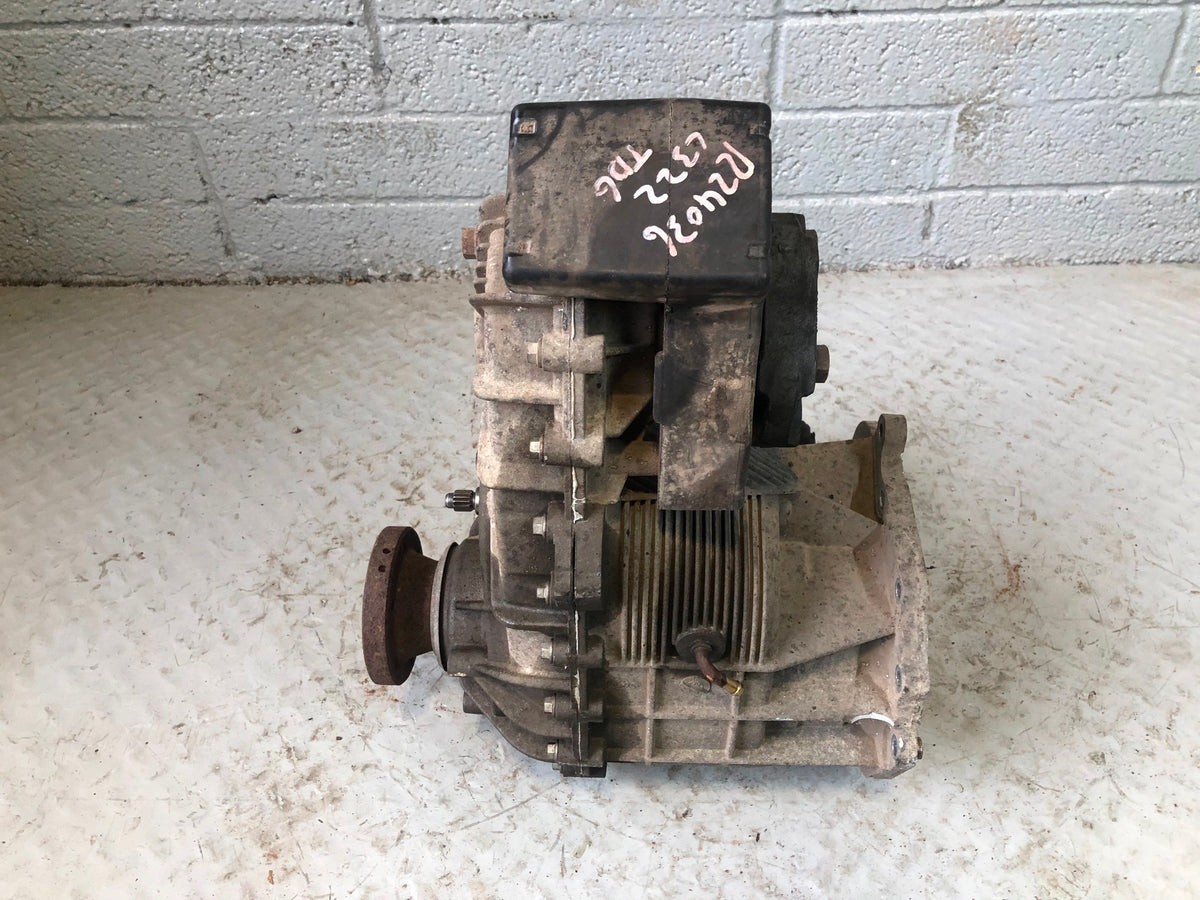 Range Rover L322 Transfer Box IAB000033 4.4 V8 and 3.0 TD6 2002 to 2006 R24036