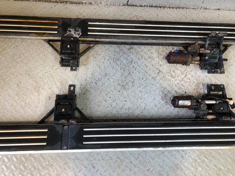 Range Rover L322 Side Steps Set Deployable with Motors Genuine Spares Repairs