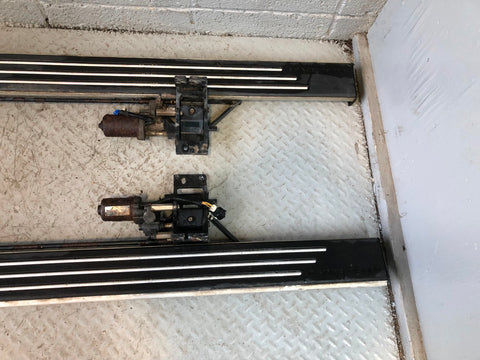 Range Rover L322 Side Steps Set Deployable with Motors Genuine Spares Repairs