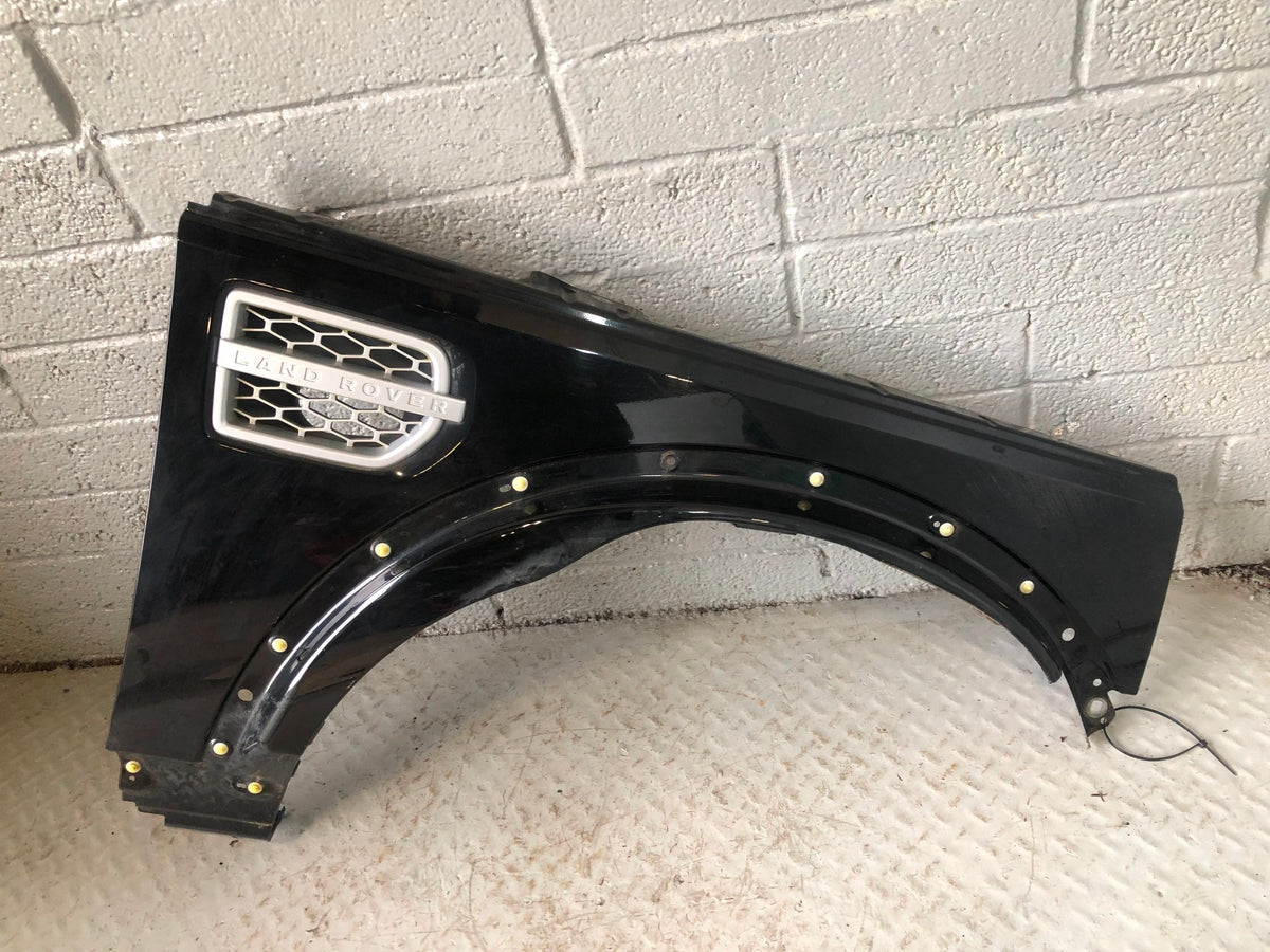 Discovery 4 Front Wing Off Side Santorini Black LRC 820 2009 to 2016 D28046