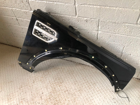 Discovery 4 Front Wing Off Side Santorini Black LRC 820 2009 to 2016 D28046