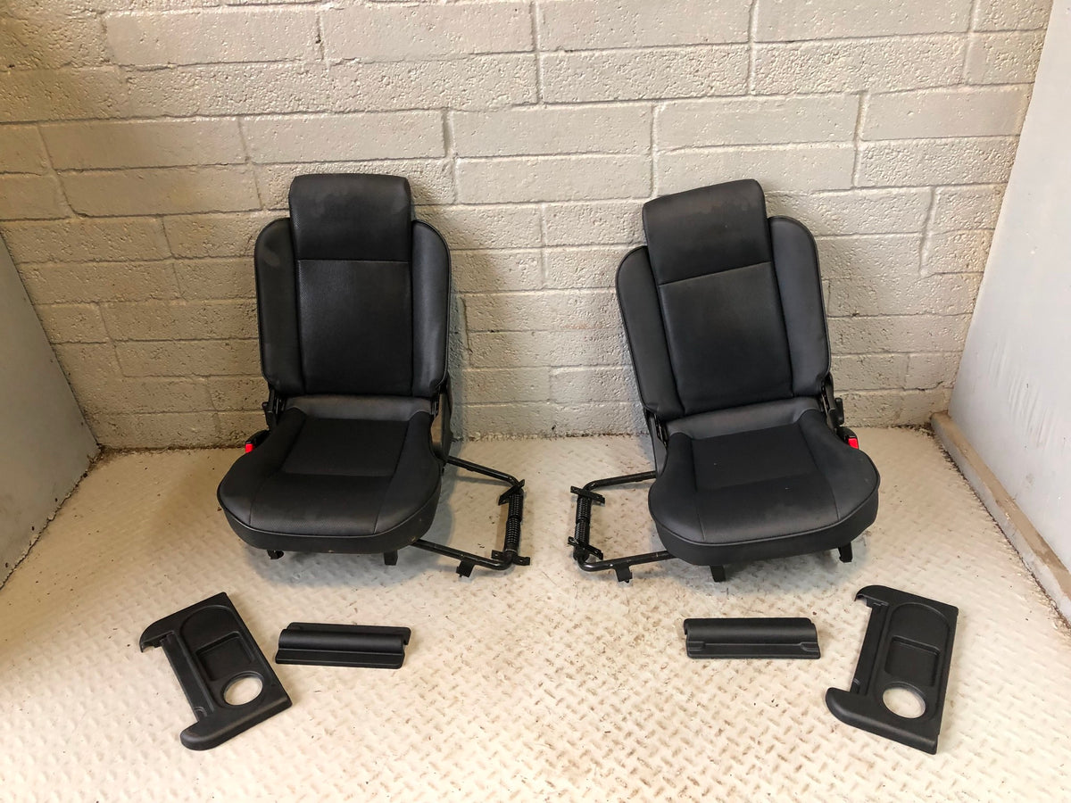 Discovery 2 Dickie Seats Pair Black Leather 3rd Row Land Rover R19026