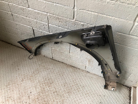 Discovery 4 Front Wing Off Side Santorini Black LRC 820 2009 to 2016 D28046