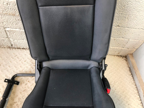 Discovery 2 Dickie Seats Pair Black Leather 3rd Row Land Rover R19026