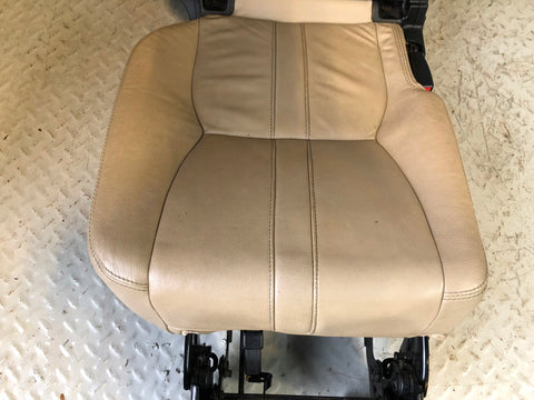 Discovery 4 Seats Rear 2nd Second Row in Almond Land Rover 2009 to 2016 L05125