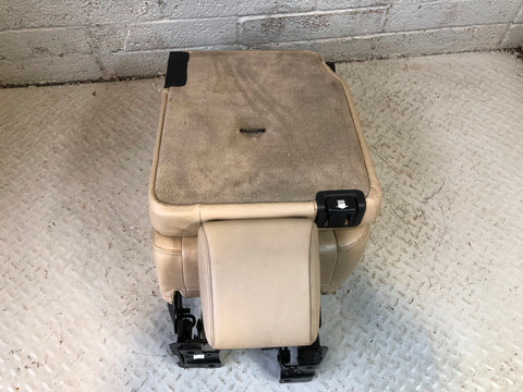 Discovery 4 Seats Rear 2nd Second Row in Almond Land Rover 2009 to 2016 L05125