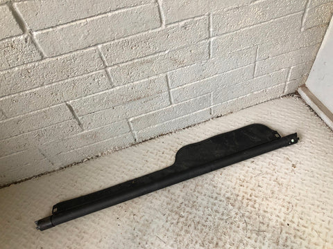 Discovery 2 Load Cover Parcel Shelf Retractable in Black Land Rover R19026