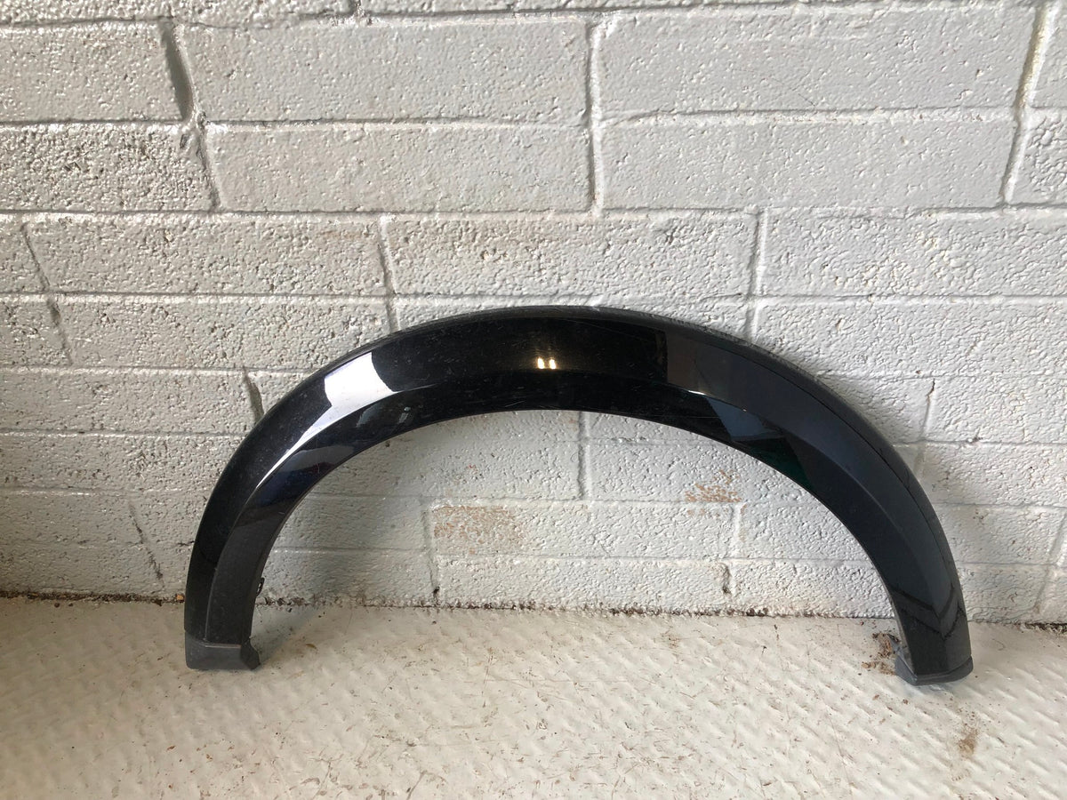 Discovery 4 Wheel Arch Trim Front Off Side Santorini Black Land Rover