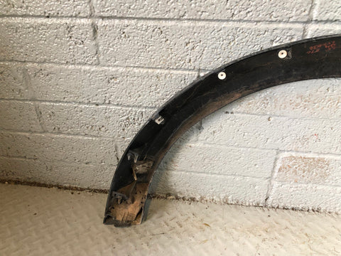 Discovery 4 Wheel Arch Trim Front Off Side Santorini Black Land Rover