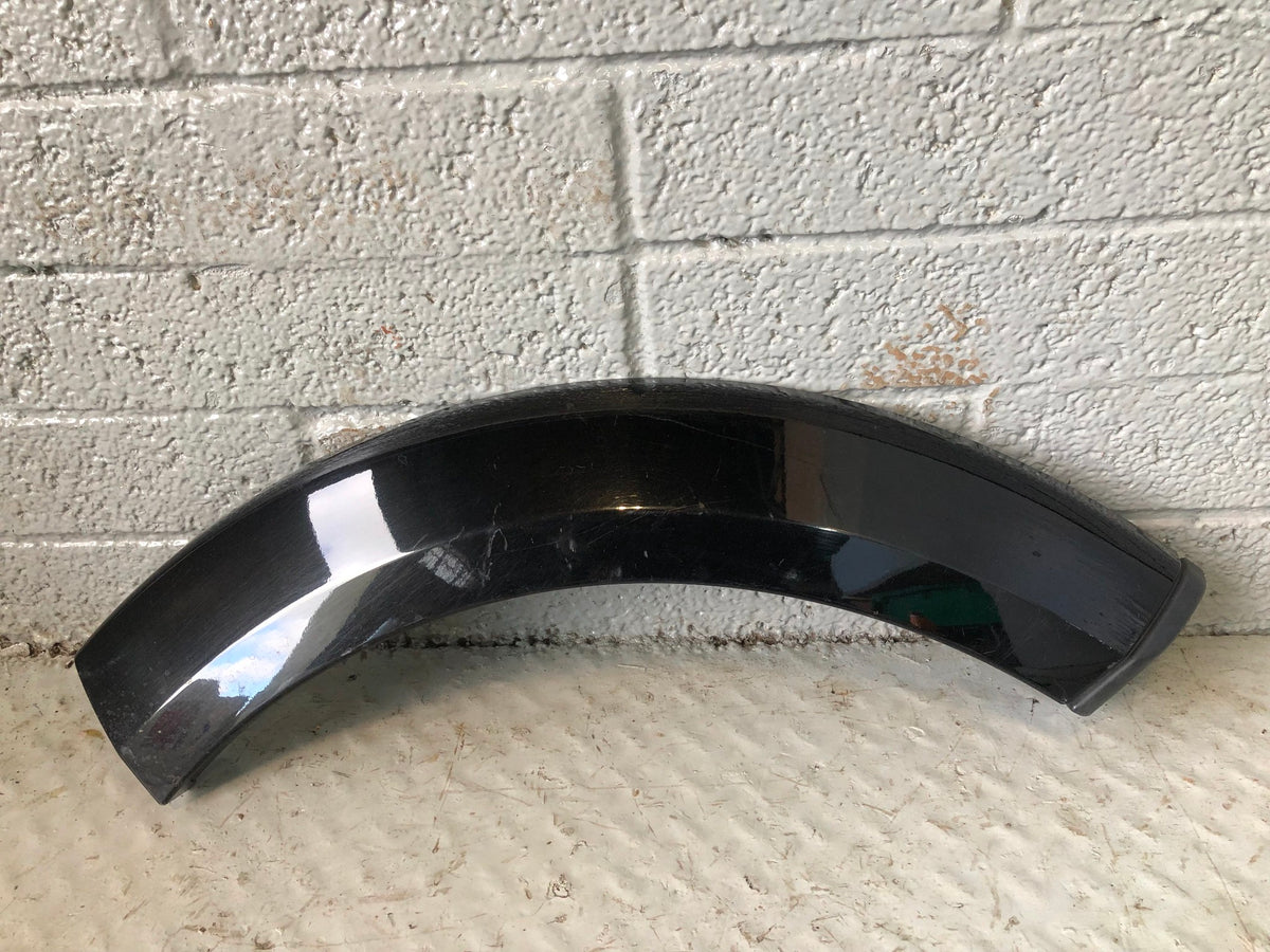 Discovery 4 Wheel Arch Trim Rear Quarter Near Side Santorini Black Land Rover