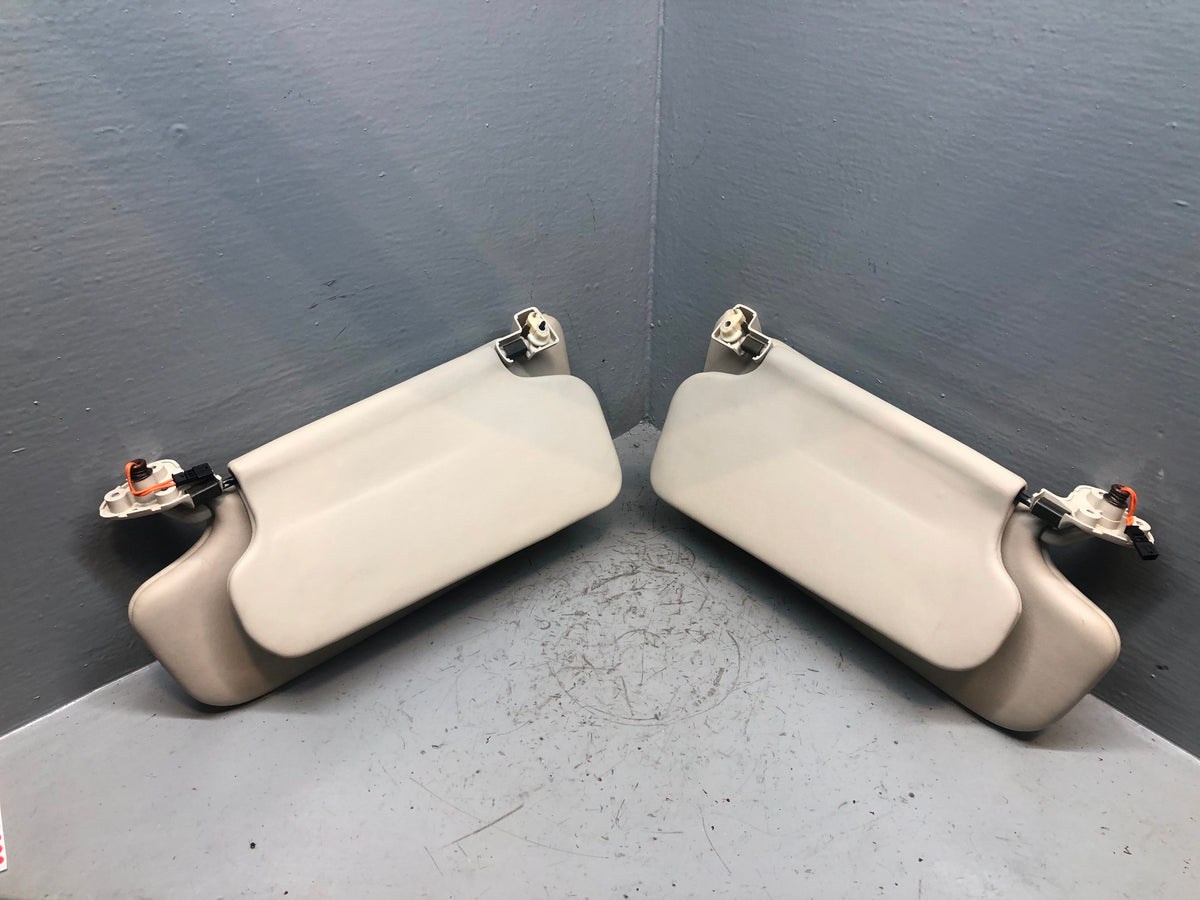 Range Rover L322 Sun Visors Mirrors and Lights Ivory Overfinch Leather R27115