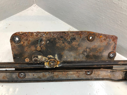 Discovery 2 Front Wiper Motor and Linkage DKD100620 Land Rover R28105